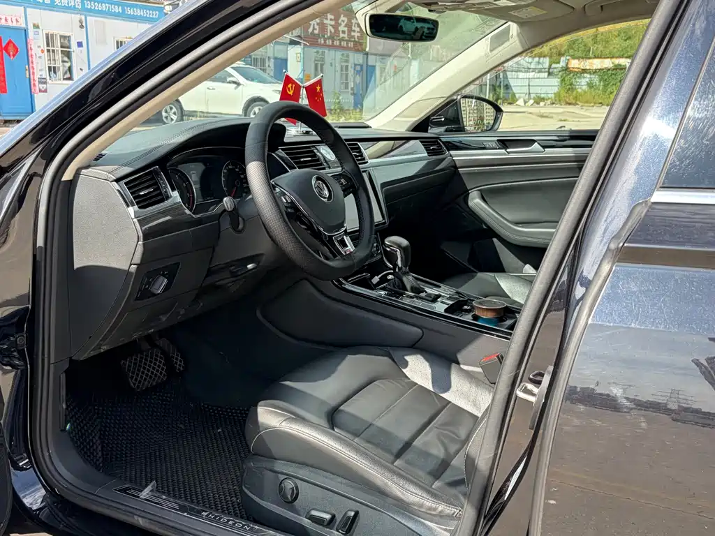Volkswagen Phideon — миниатюра 4