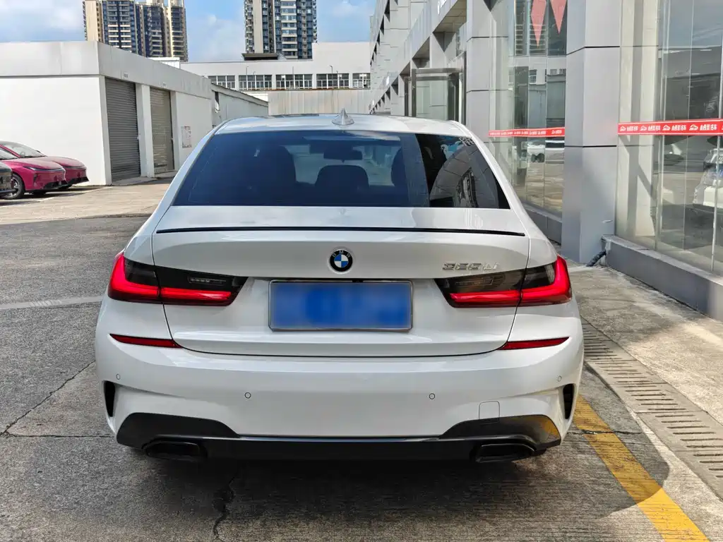 BMW 3 Series — миниатюра 4