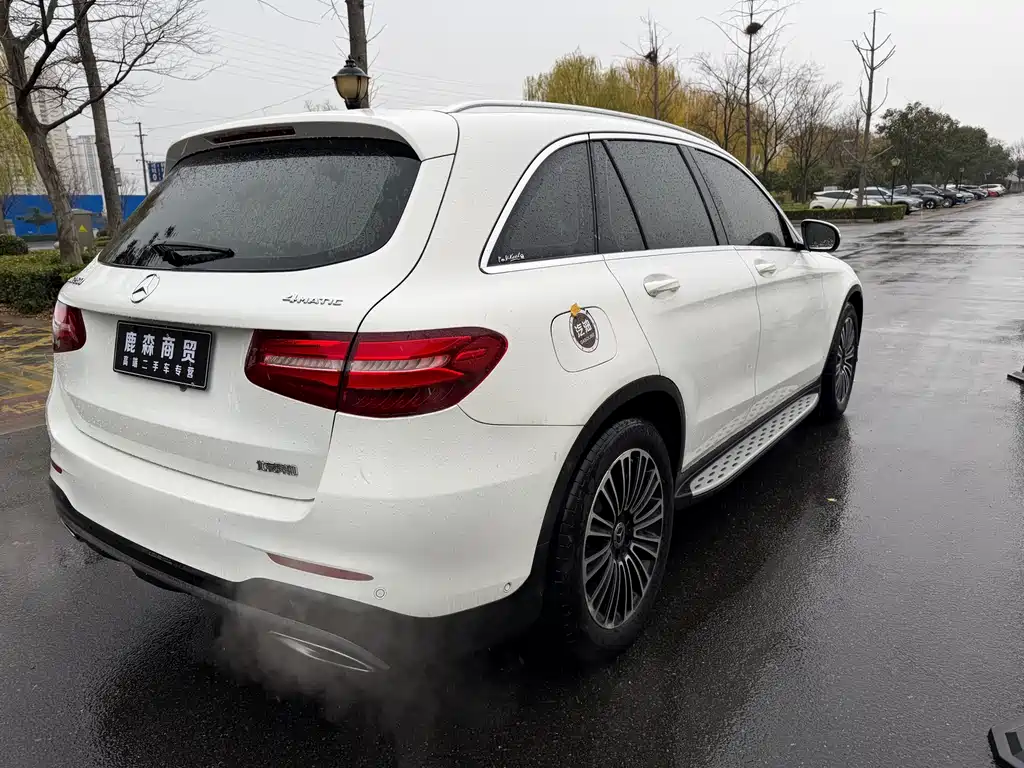 MERCEDES-BENZ GLC