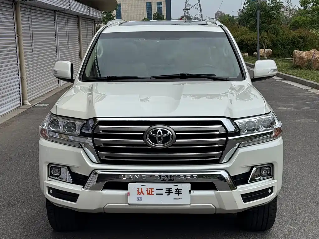 Toyota Land Cruiser 2017 5.7L