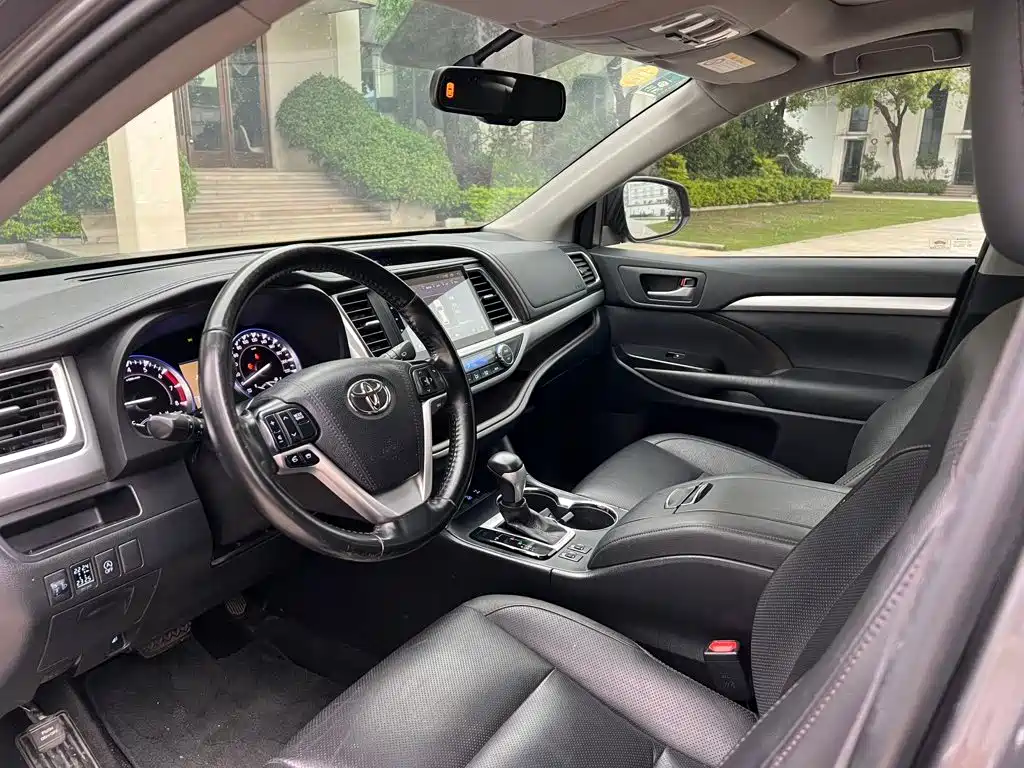 Toyota Highlander — миниатюра 4
