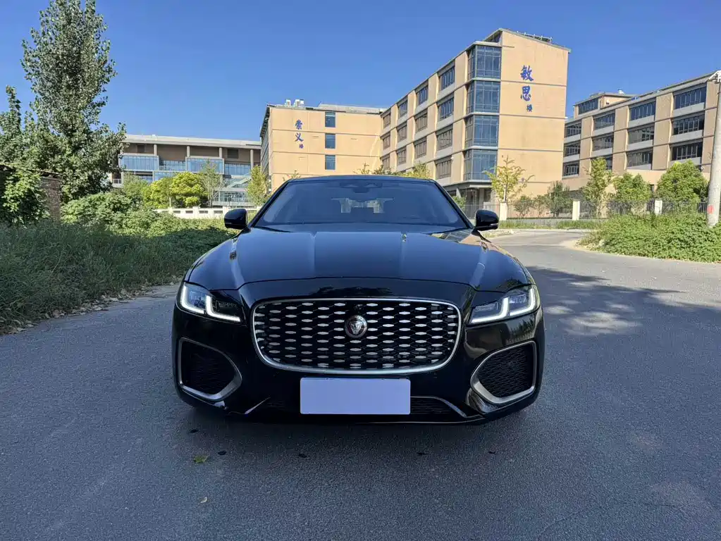 Jaguar XFL — миниатюра 2