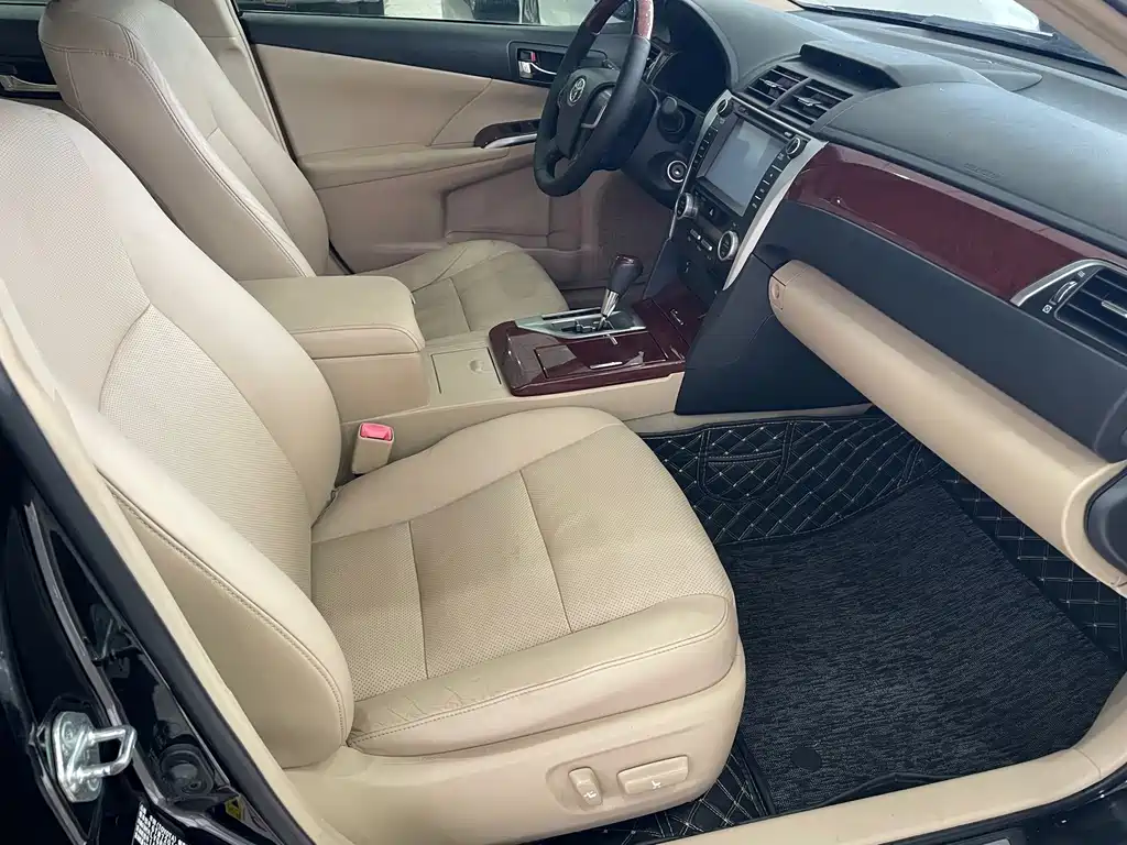 Toyota Camry — миниатюра 4