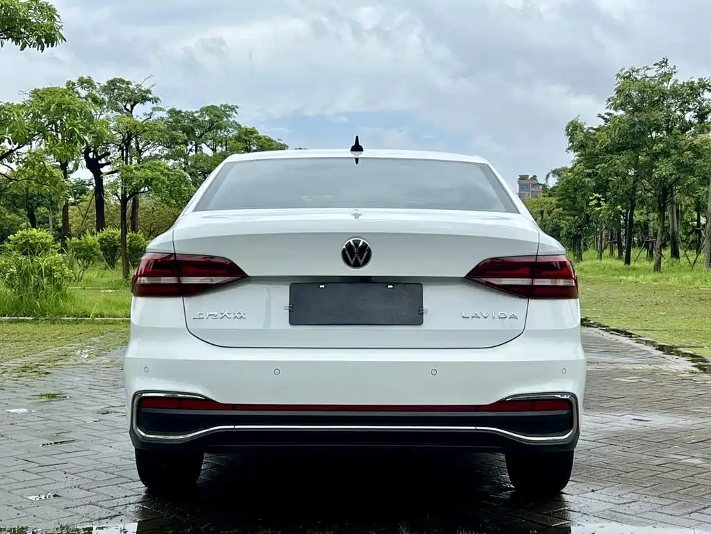 Volkswagen Lavida — миниатюра 6