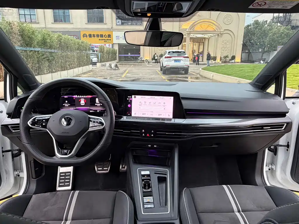 Volkswagen Golf — миниатюра 12