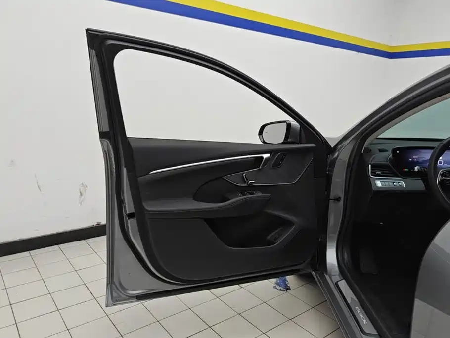Buick LaCrosse — миниатюра 7