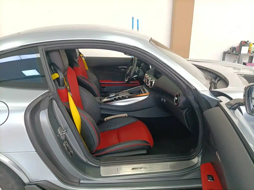 MERCEDES-BENZ AMG GT