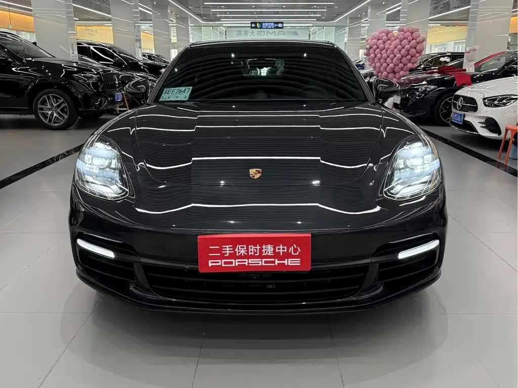 PORSCHE PANAMERA