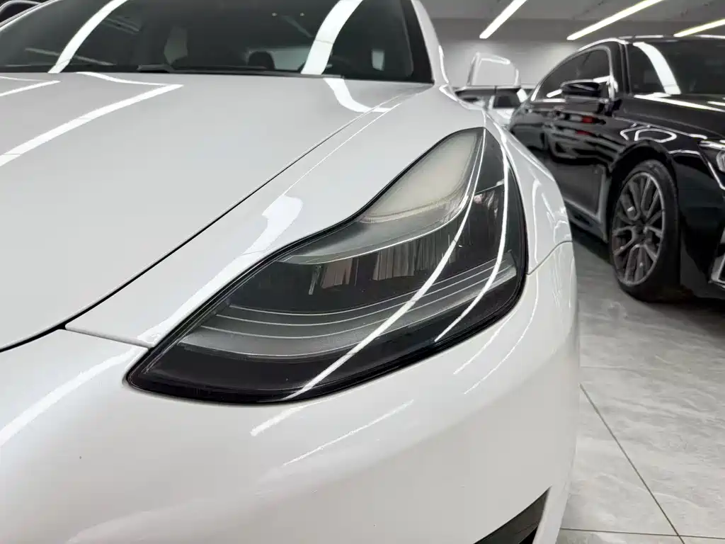 Tesla Model 3 — миниатюра 21