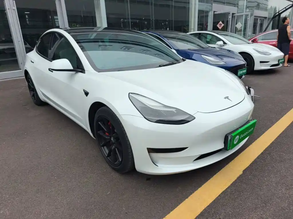 Tesla Model 3 — миниатюра 4