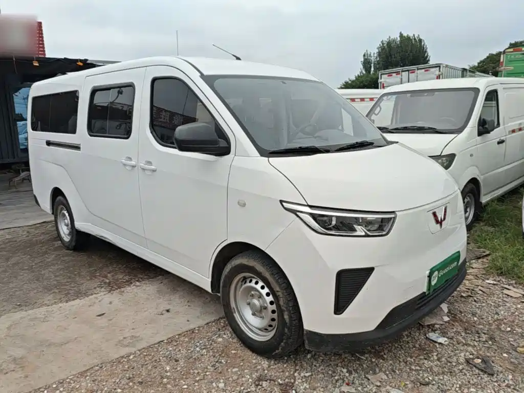 Wuling Yangguang — миниатюра 4