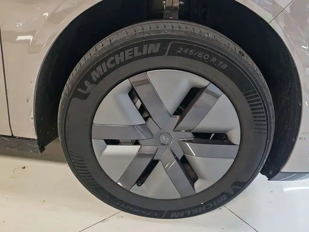 Li Auto Li MEGA — миниатюра 4