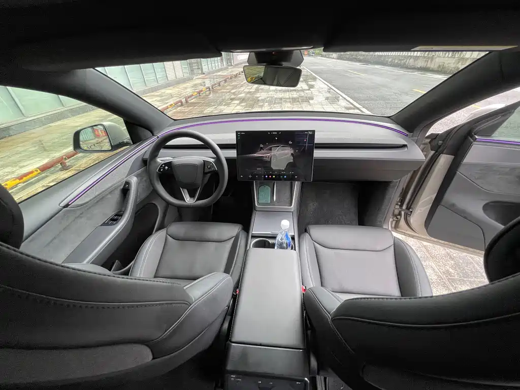 Tesla Model Y L — миниатюра 9