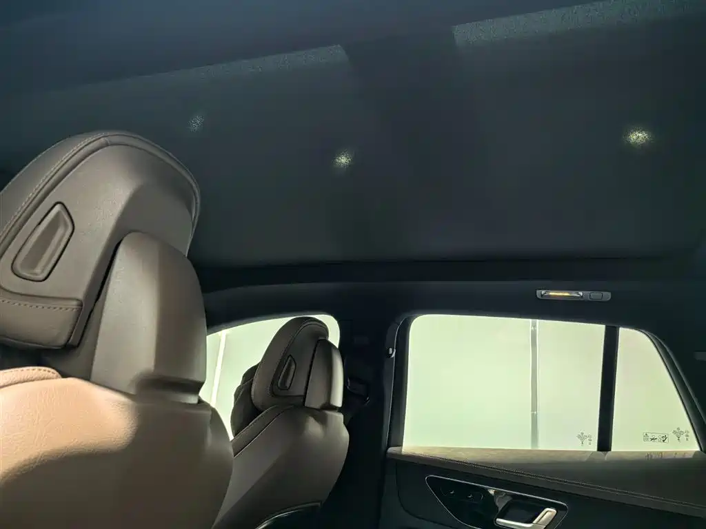 MERCEDES-BENZ EQE SUV