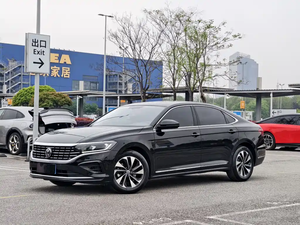 Volkswagen Passat 2023
