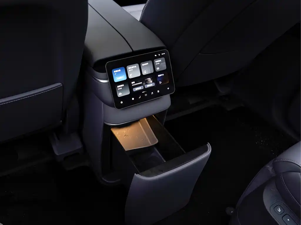 NIO ES8 — миниатюра 17