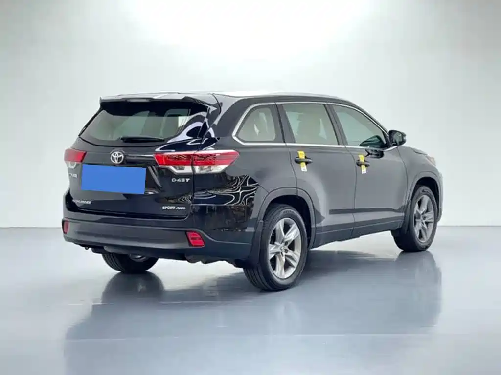 Toyota Highlander 2021 2.0T Luxury 7 мест