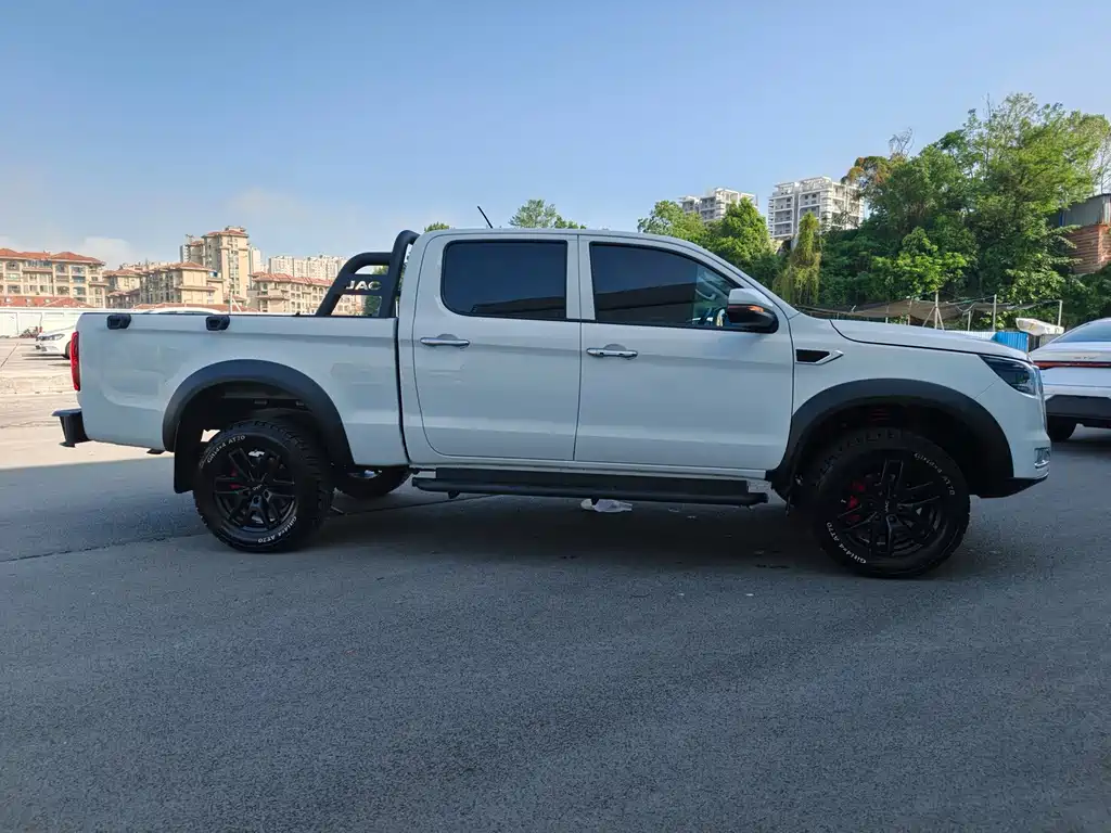 JAC JAC T8 — миниатюра 4