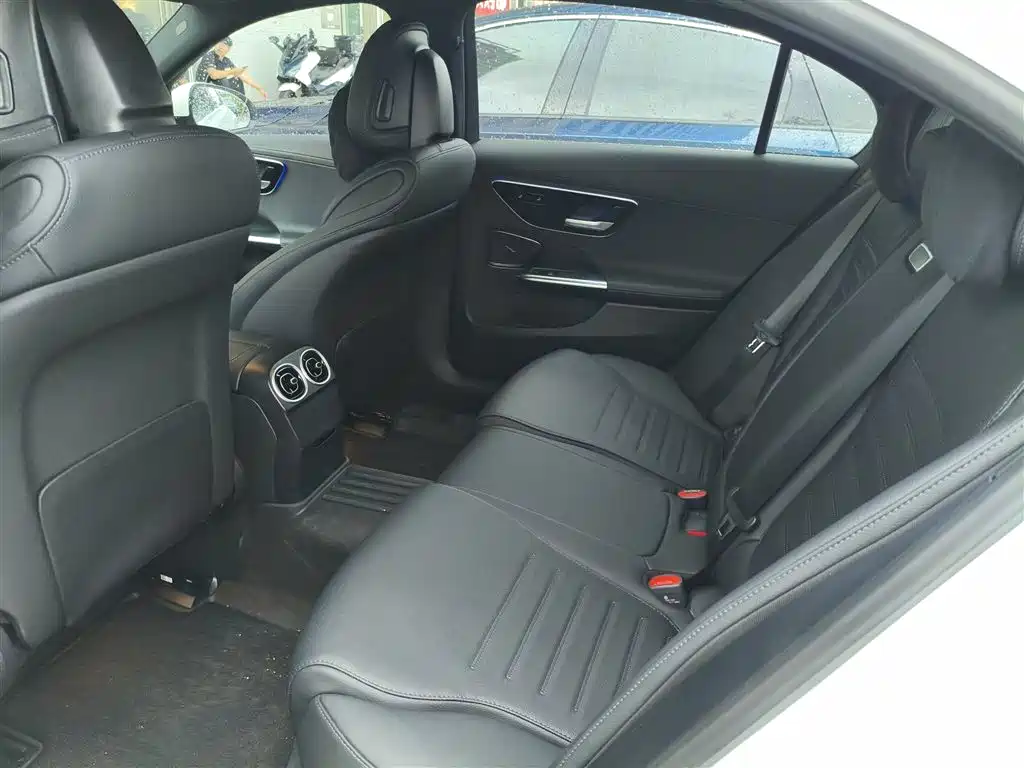 Mercedes-Benz C-Class — миниатюра 8