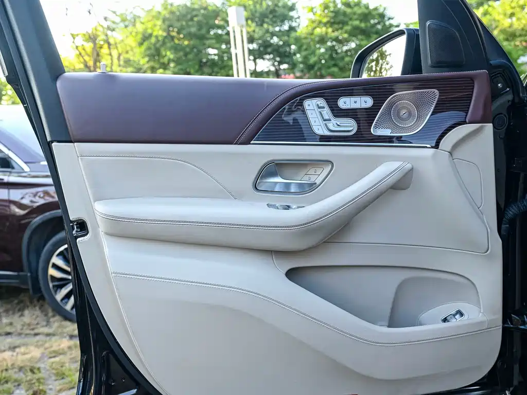 Mercedes-Benz GLS — миниатюра 23