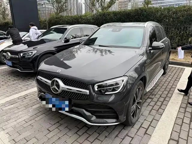 MERCEDES-BENZ GLC