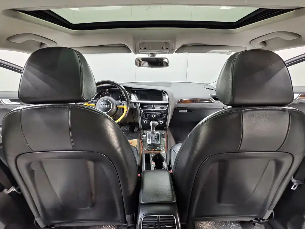 Audi A4L 2015 35 TFSI AT Comfort
