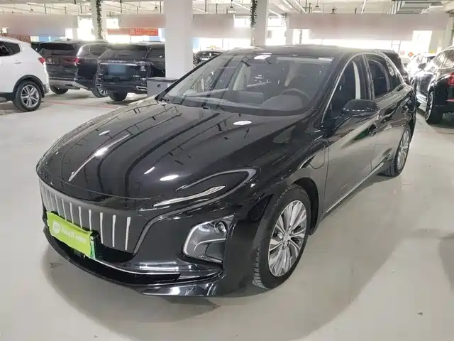 RED FLAG HONGQI E QM5 2024