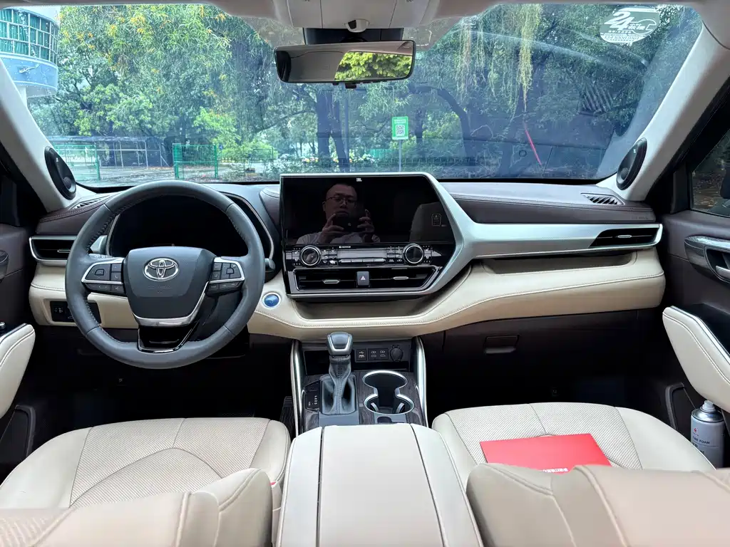 Toyota Highlander — миниатюра 17