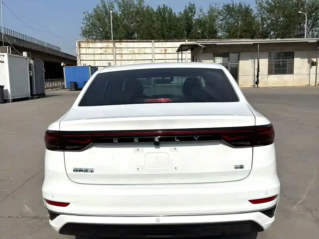 Geely Emgrand — миниатюра 8