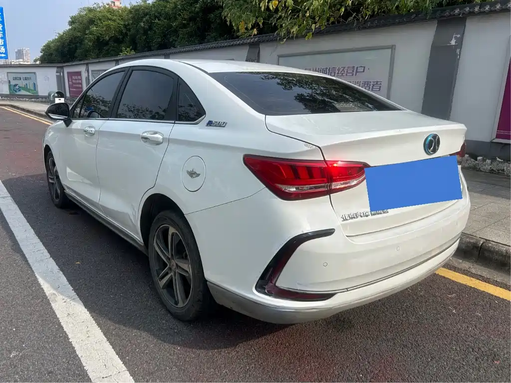 BAIC EU5 — миниатюра 6
