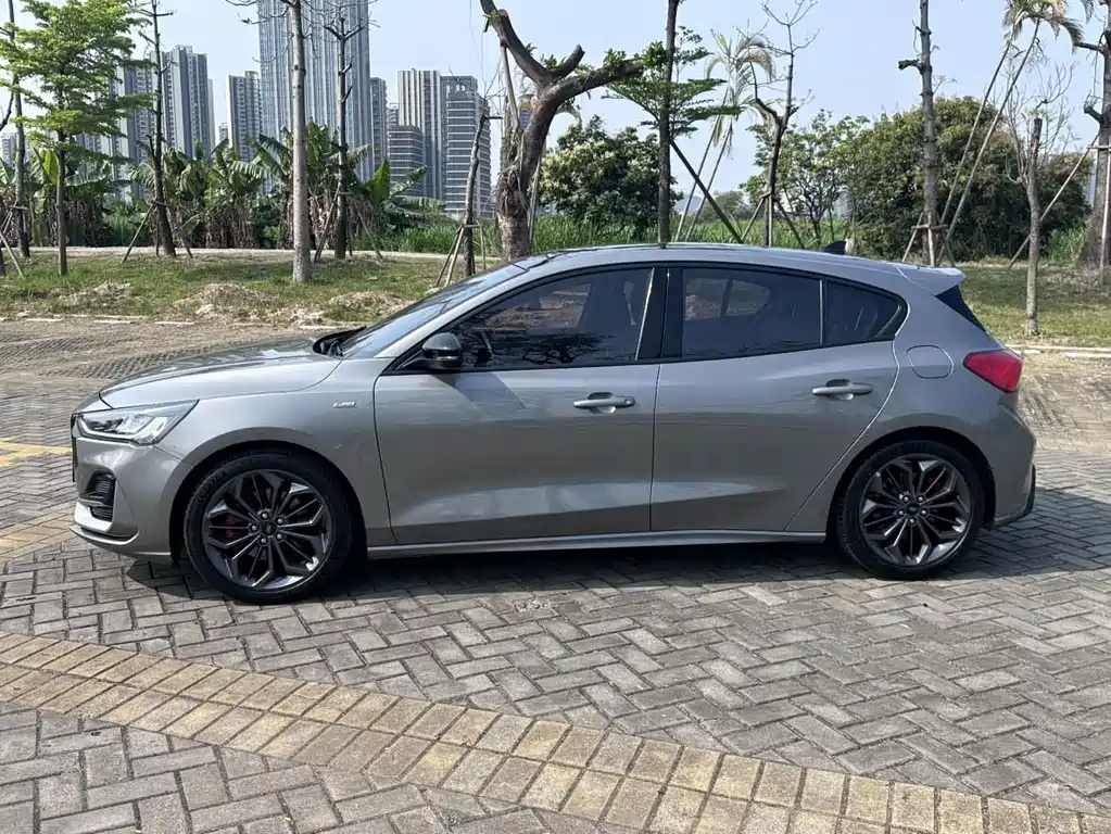 Ford Focus — миниатюра 9