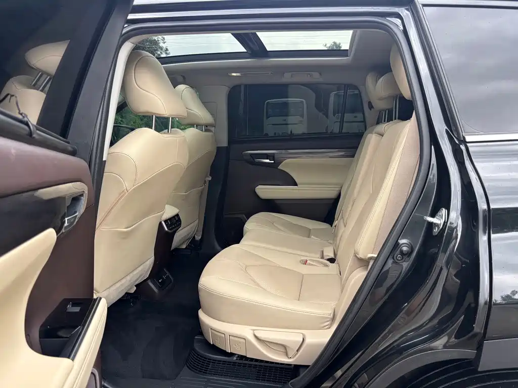 Toyota Highlander — миниатюра 7