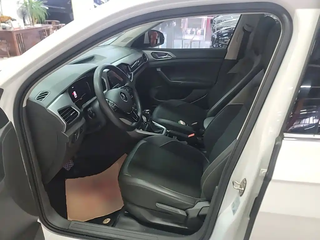 Volkswagen T-Cross — миниатюра 15