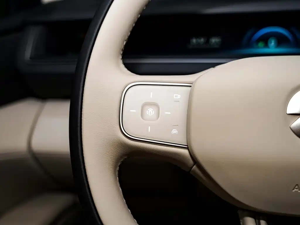 NIO ES8 — миниатюра 19