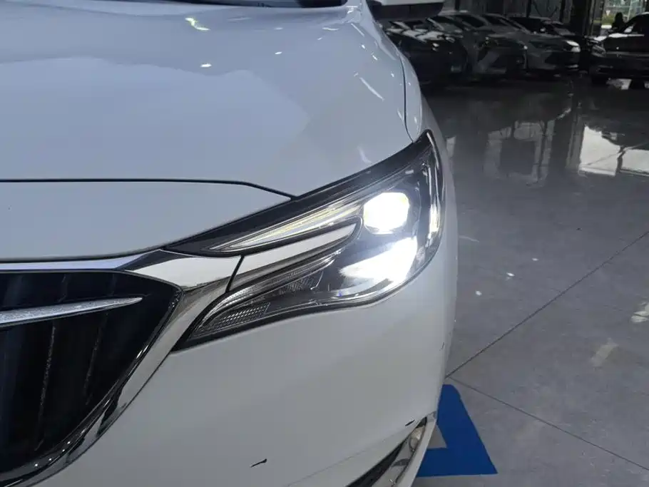 Buick Excelle — миниатюра 5