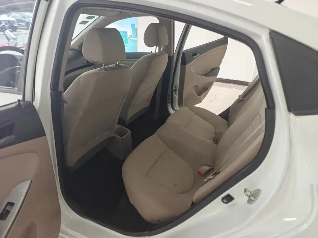 Hyundai Verna — миниатюра 10