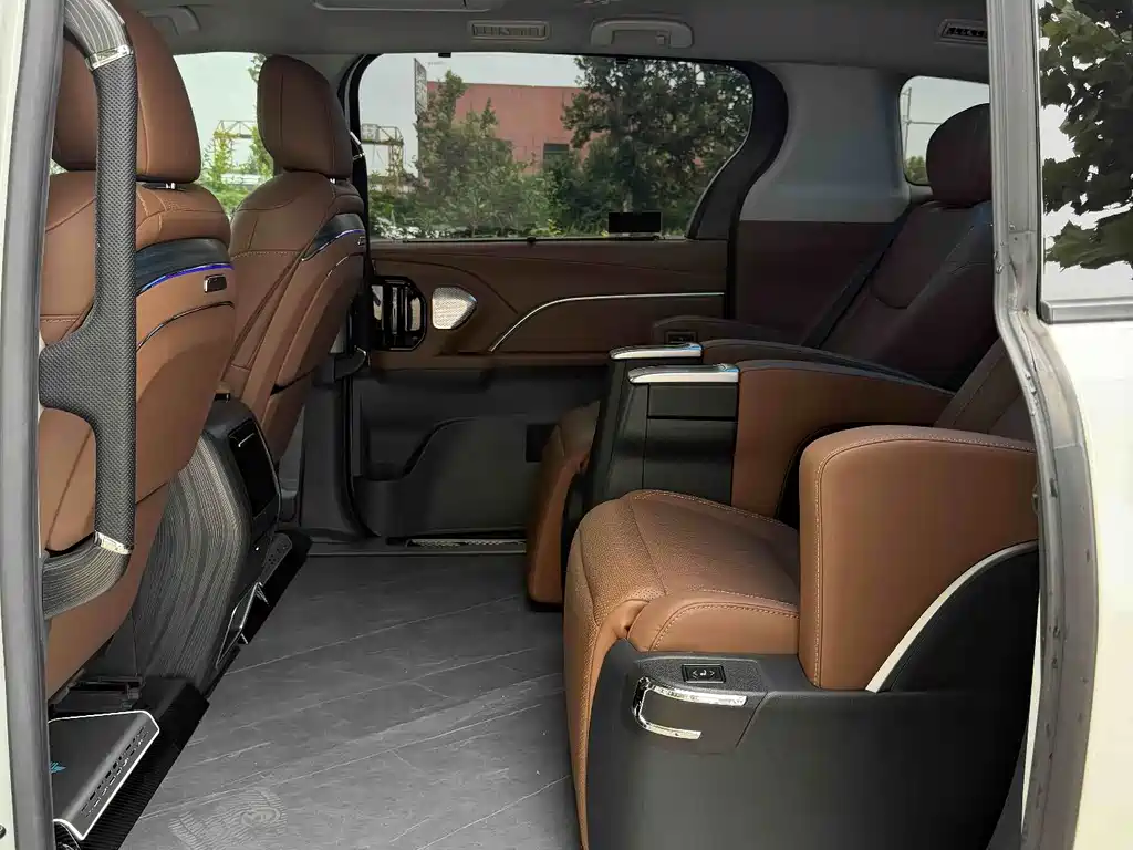 Toyota Sienna — миниатюра 10
