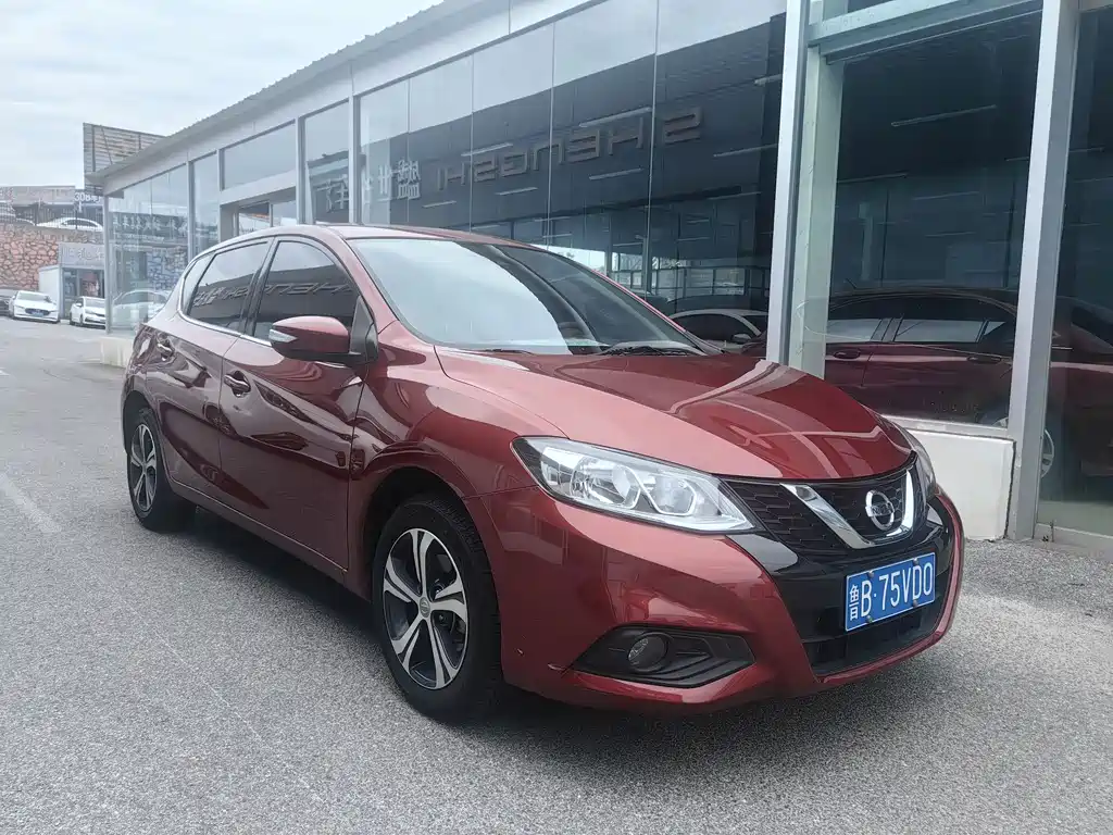 Nissan Tiida — миниатюра 3