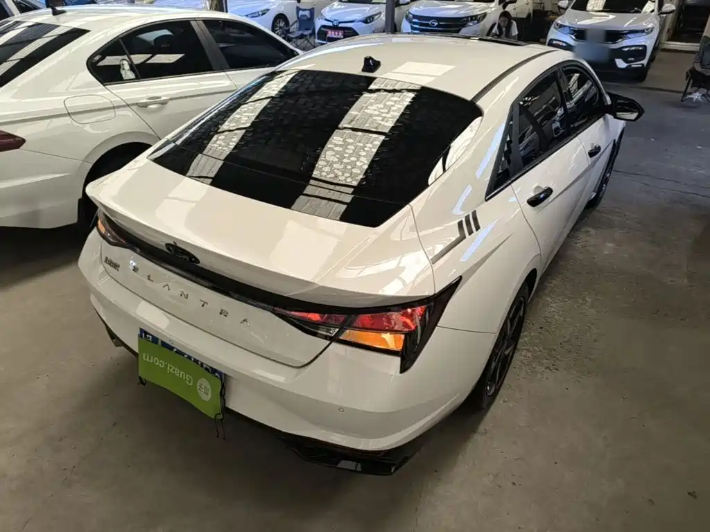 Hyundai Elantra — миниатюра 7