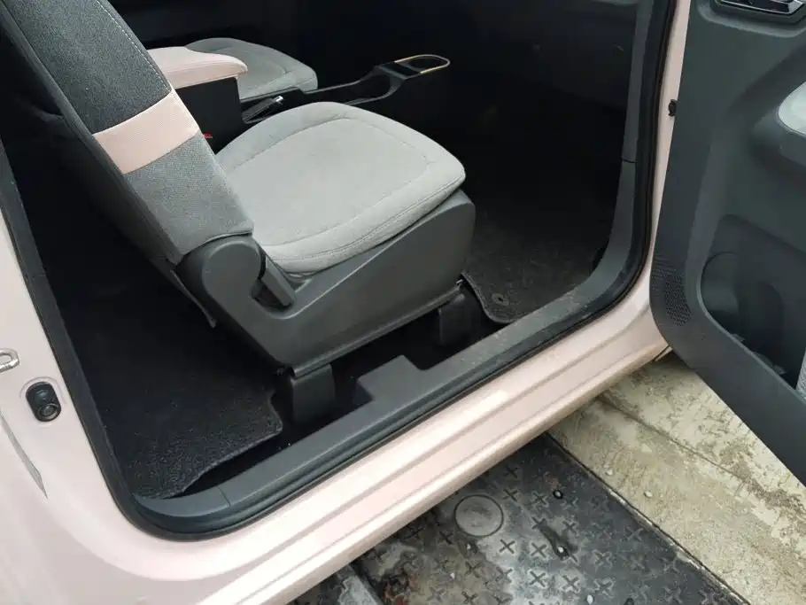 Wuling MINIEV — миниатюра 8