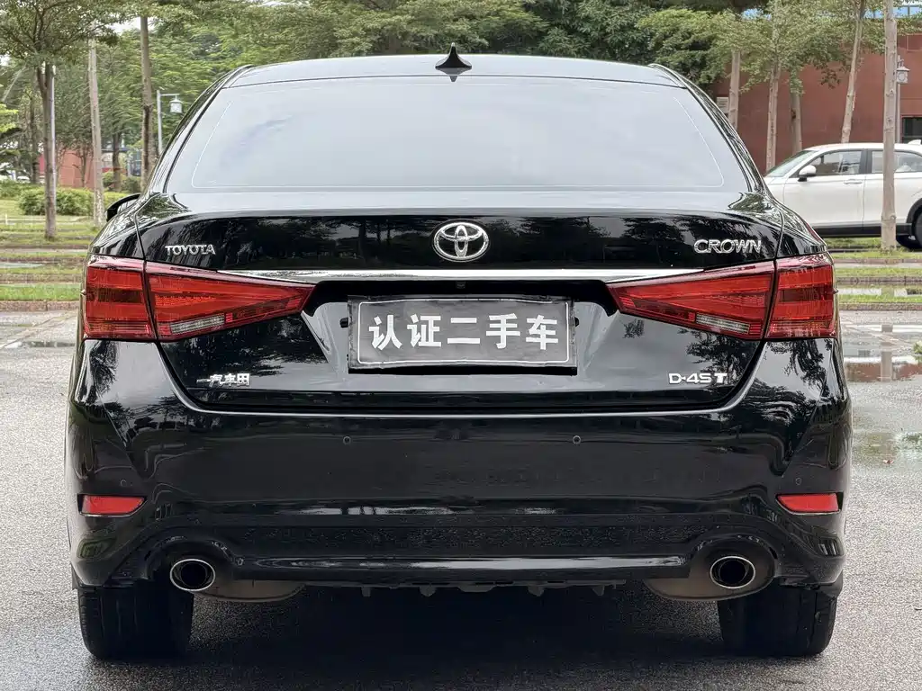 Toyota Crown — миниатюра 8
