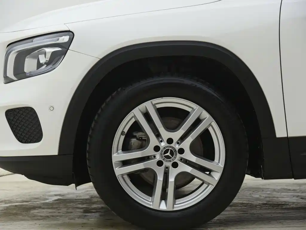 Mercedes-Benz GLB — миниатюра 20