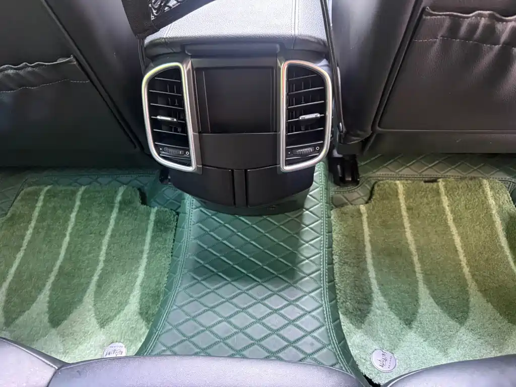 Porsche Cayenne — миниатюра 14