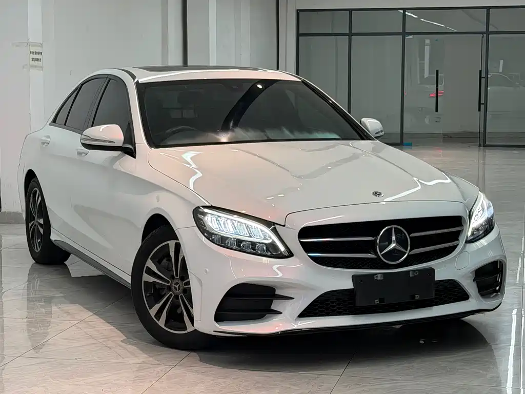 Mercedes-Benz C-Class — миниатюра 3