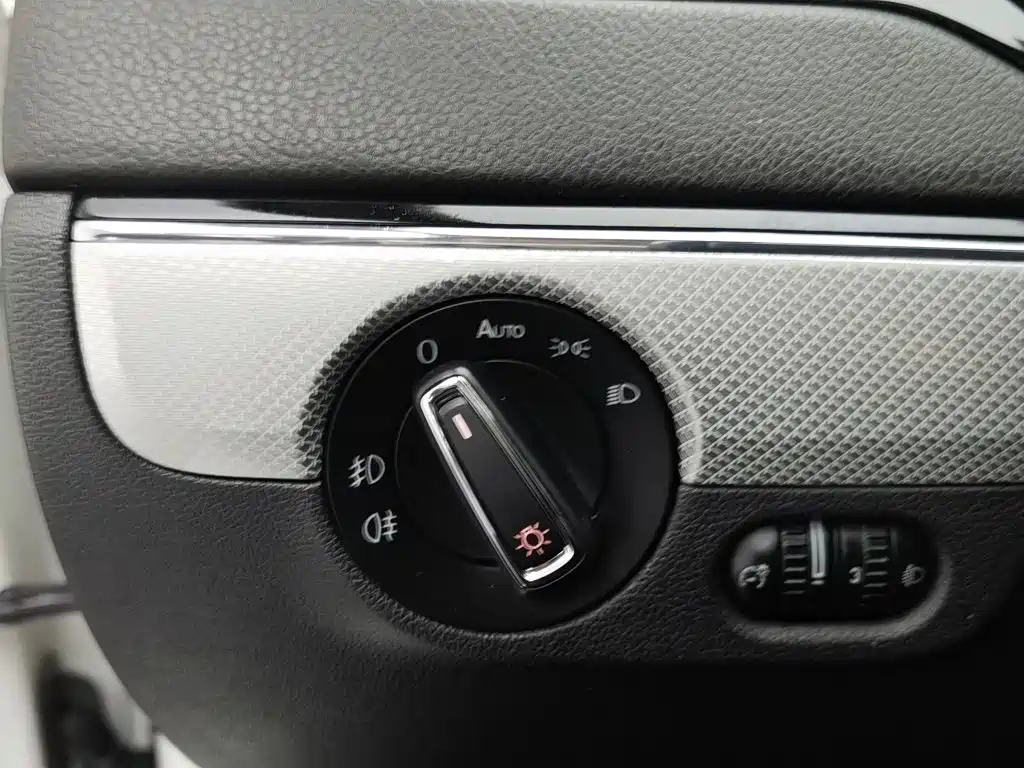 Volkswagen Sagitar — миниатюра 21