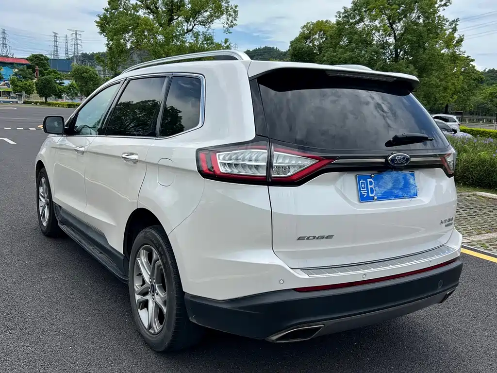 Ford Edge — миниатюра 4