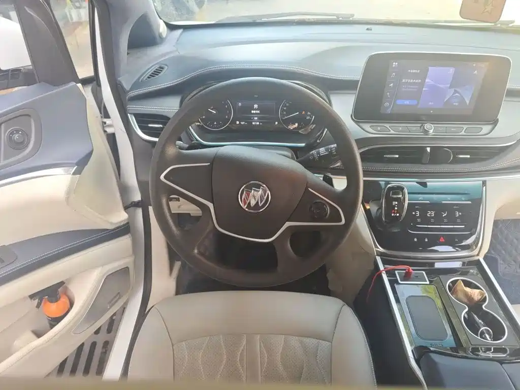 Buick GL8 — миниатюра 6