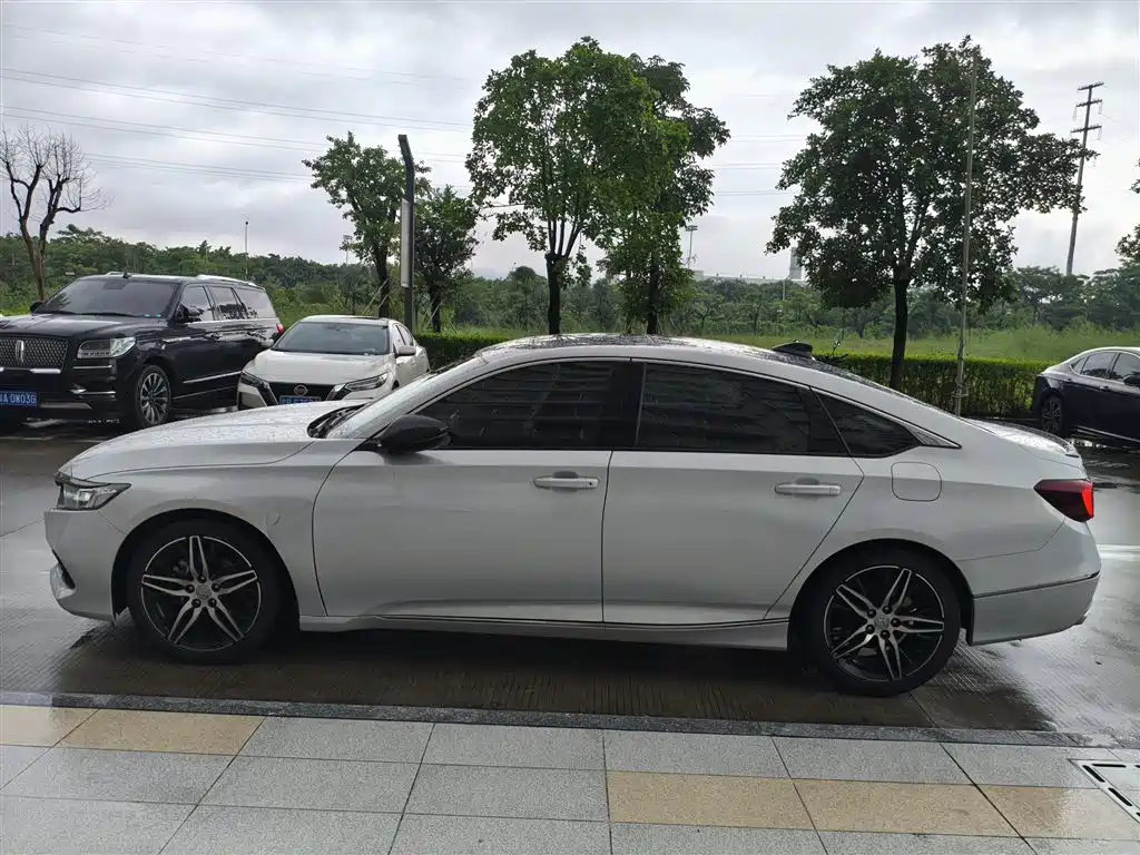Honda Accord — миниатюра 9