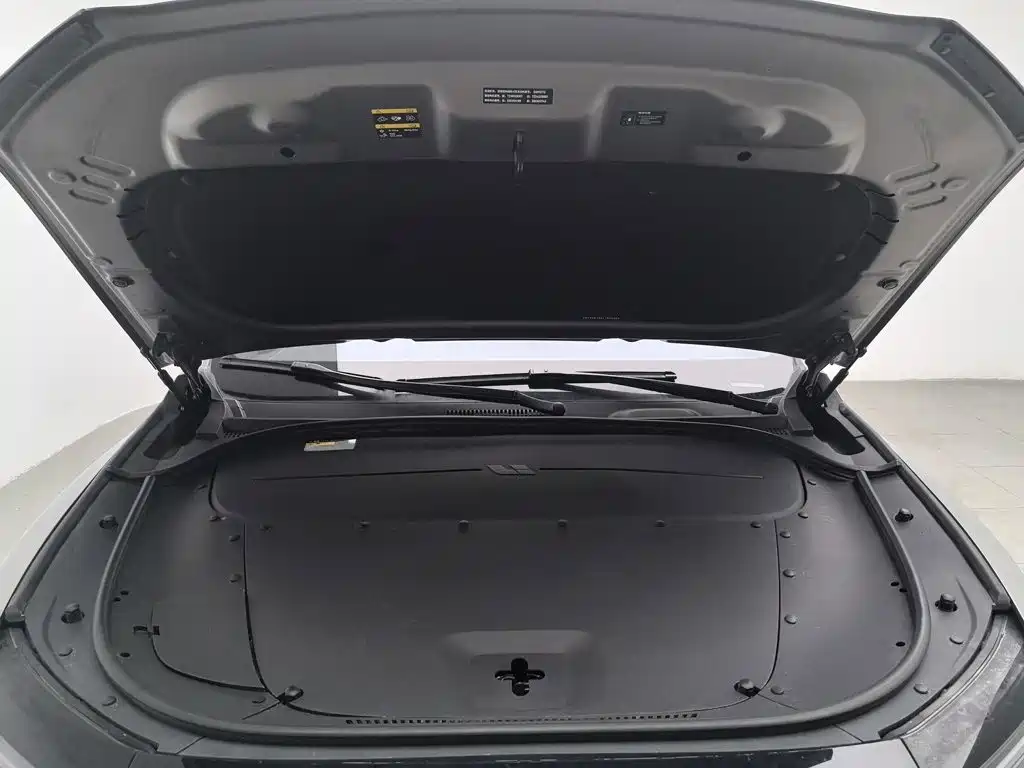 Li Auto Li ONE — миниатюра 6