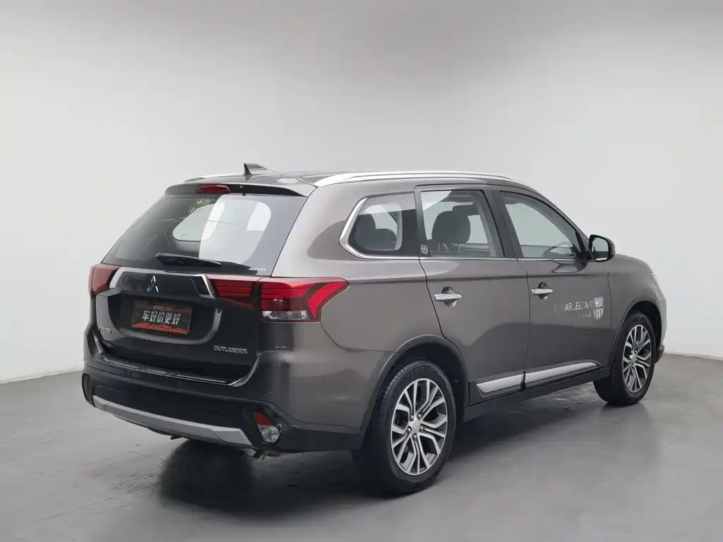 Mitsubishi Outlander — миниатюра 2